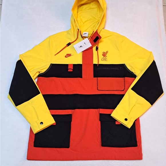 Men's MEDIUM Nike X Liverpool Hype Hike Lifestyle Jacket - Picture 2 of 10
